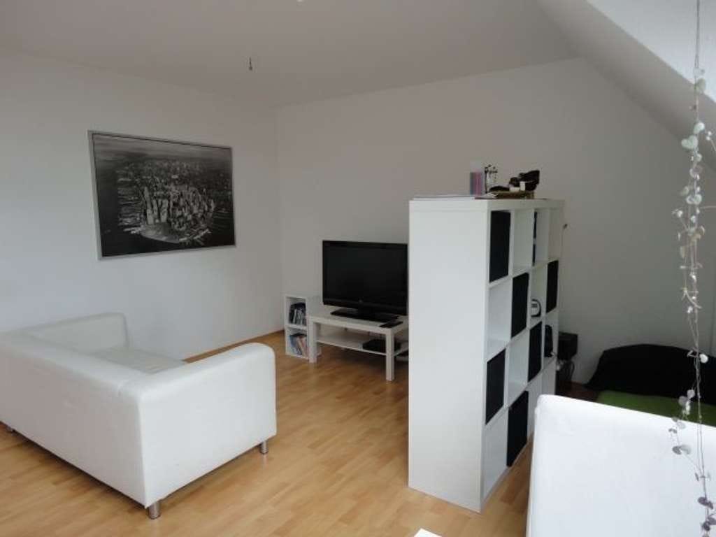 Immobilie in Sindelfingen - Zentrale Lage und S-Bahn/ Busbahnhof/Daimler vor der Tür - vermietetes 1 Zimmer Apartment mitten in  - Bild 1
