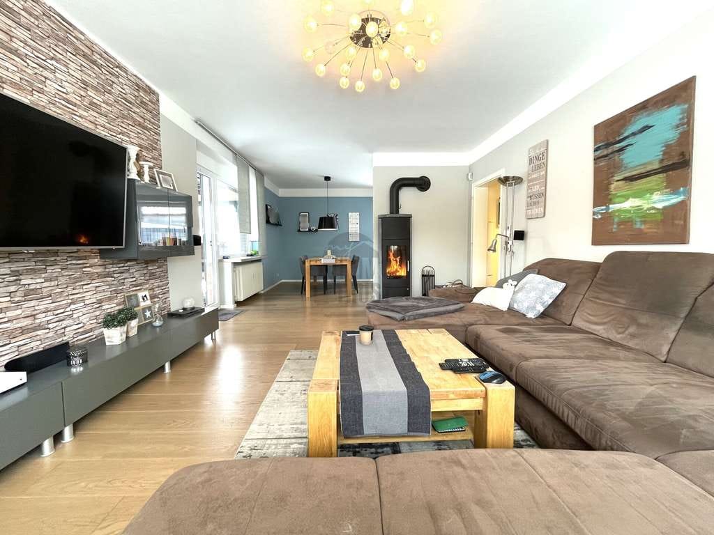 Immobilie in Agathenburg - ZWEIFAMILIENHAUS MIT ZWEI GETRENNTEN WOHNUNGEN IN STADE / WIEPENKATHEN - Bild 2