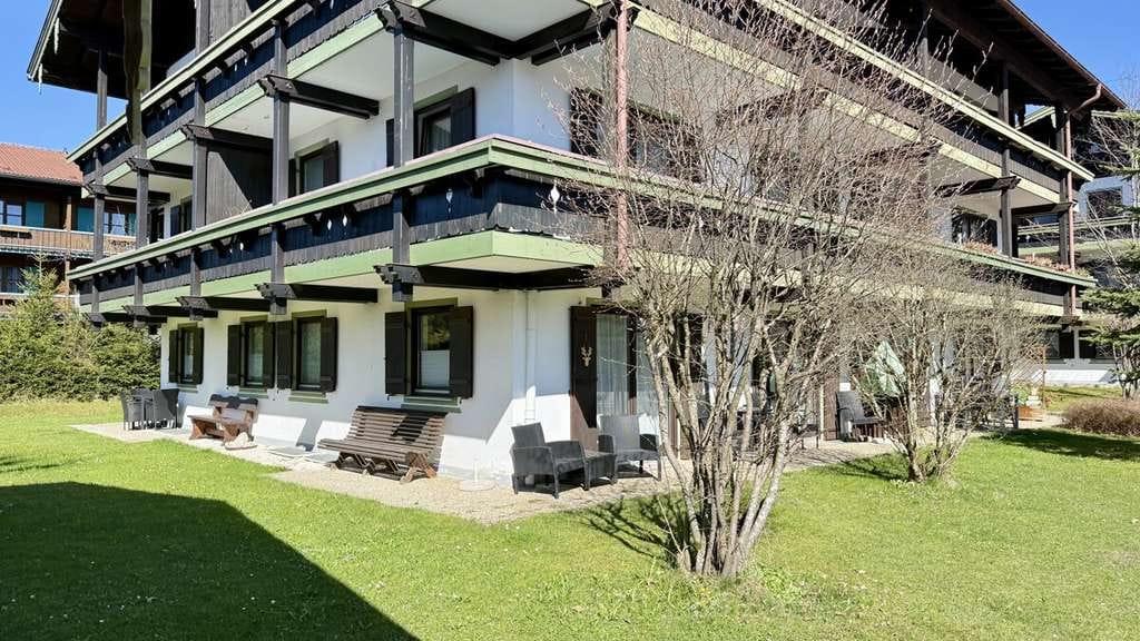 Immobilie in Inzell - Attraktive Ferienwohnung im Erdgeschoss in schönster Lage inmitten herrlicher Berglandschaft - Bild 0