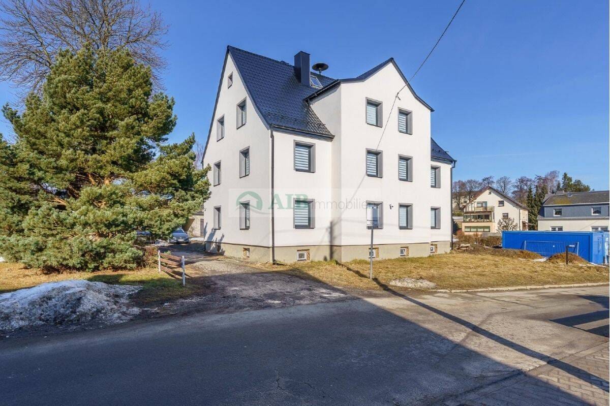 Immobilie in Marienberg - Hochwertig modernisiertes Mehrfamilienhaus mit solider Rendite und Panoramablick - Bild 1