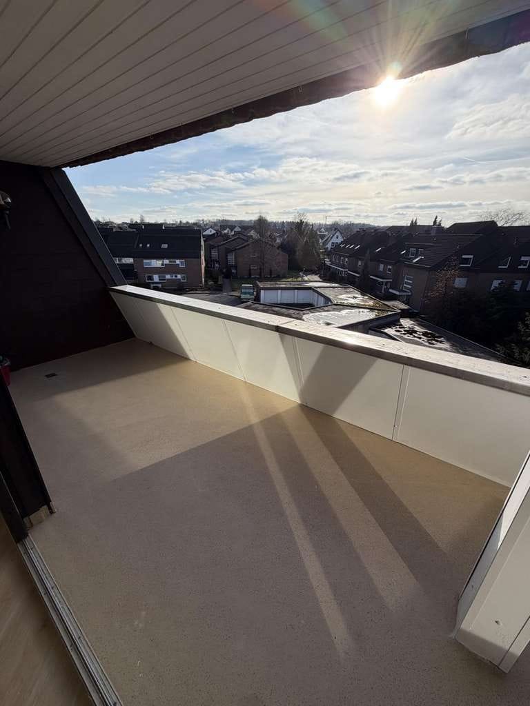 Immobilie in Spenge - ***Renovierte Penthouse Eigentumswohnung 3,5 Zimmer 120 m2 Zentral Aufzug*** - Bild 1