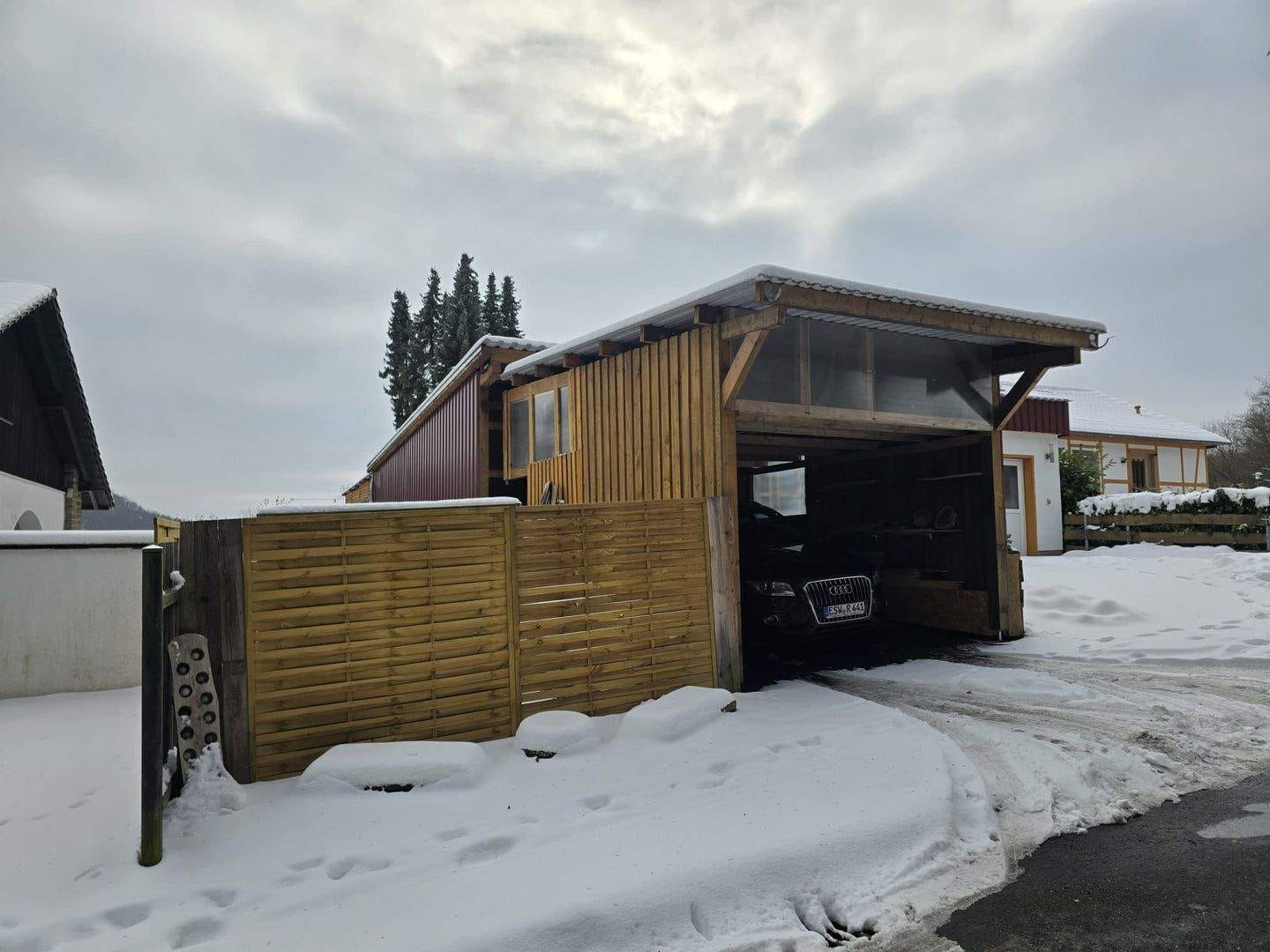 Immobilie in Meinhard - Sehr gepflegtes und bezugsfertiges Einfamilienhaus mit Einliegerwohnung und Garagen  - Bild 1