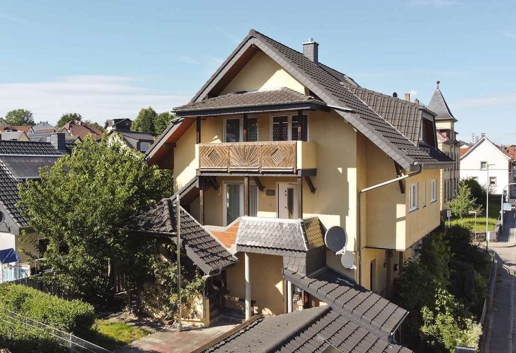 Immobilie in Meckesheim - Familiendomizil mit Potenzial - Charmantes Zweifamilienhaus in Mönchzell - Bild 1