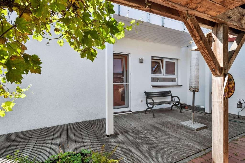 Immobilie in Zolling - Zukunftssicheres Familienhaus im Grünen – nachhaltig heizen, flexibel wohnen - Bild 0