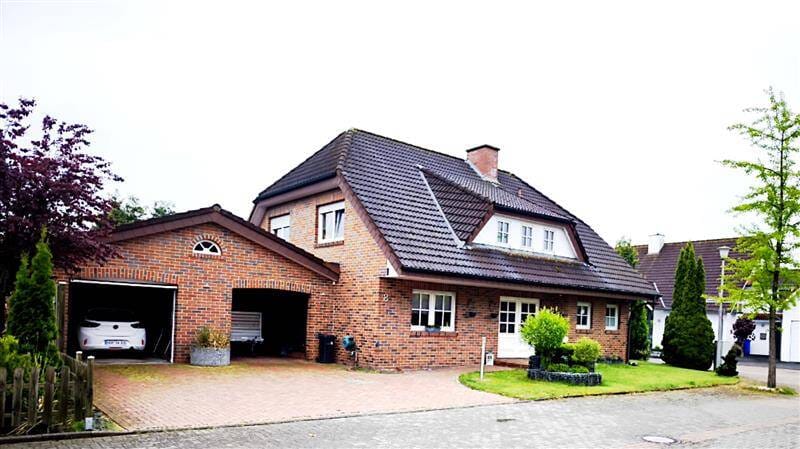 Immobilie in Wietmarschen - Zentral in Lohne: Einfamilienhaus 200m² auf 770m² Eckgrundstück, "Endlich viel Platz" - Bild 0