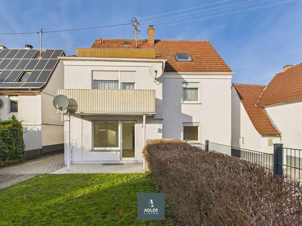 Immobilie in Friolzheim - ZWEIFAMILIENHAUS - mit Doppelgarage, Dachterrasse und Garten in Friolzheim - Bild 0