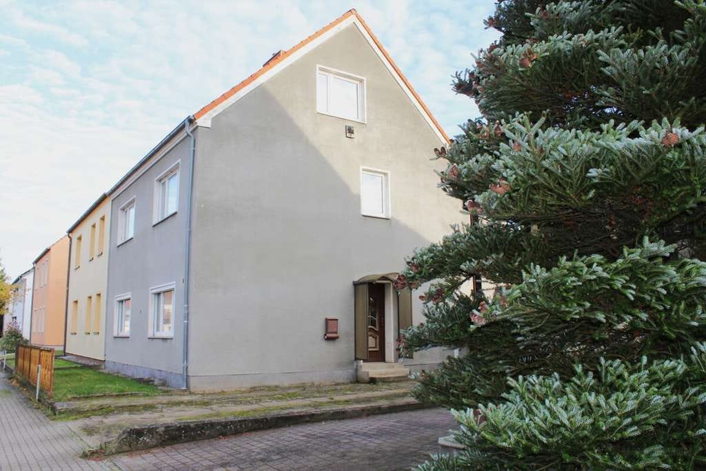 Immobilie in Grimmen - Sanierungsobjekt mit großem Grundstück – ideal für Handwerker - Bild 0