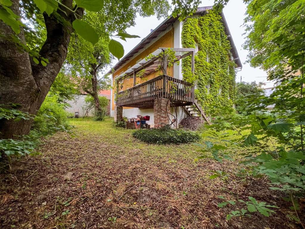 Immobilie in Geisenhausen - Großzügiges Landhaus in zentraler Dorflage von Holzhausen/Geisenhausen, Landkreis Landshut - Bild 1