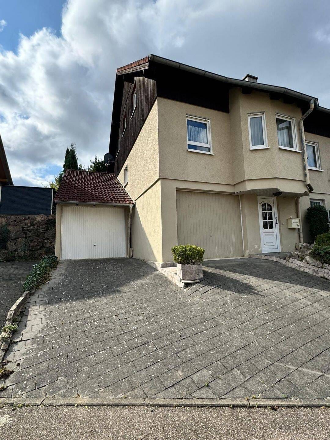 Immobilie in Drackenstein - Charmantes Einfamilienhaus mit Garten - Bild 0