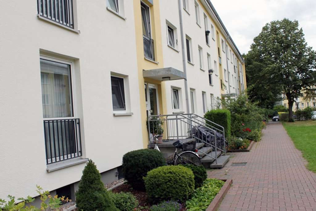 Immobilie in Ammersbek - 4,5 % Rendite im Hamburger Speckgürtel | Gepflegte 3-Zimmer-Wohnung mit Balkon - Bild 0