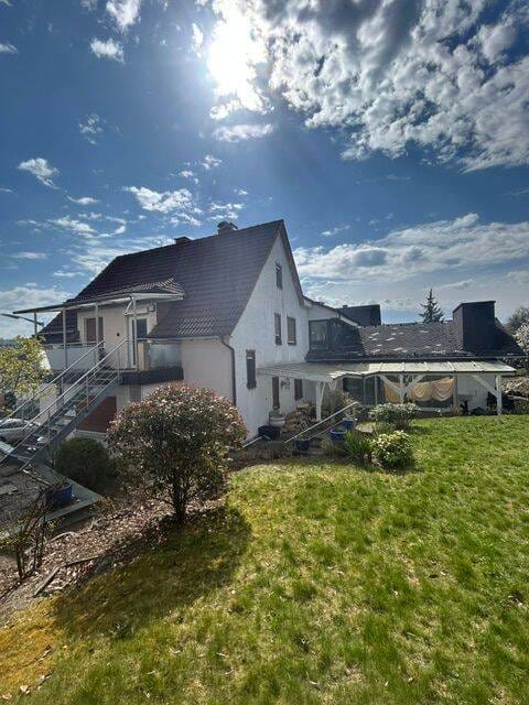 Immobilie in Haiger - 2- FH mit 4 Garagen, 2 Terrassen, Balkon und schönem Garten in Haiger-Allendorf gelegen - Bild 3