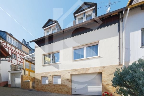 Immobilie in Sankt Aldegund - Renoviertes Einfamilienhaus mit Garage in ruhiger und hochwasserfreien Lage von St. Aldegund - Bild 2