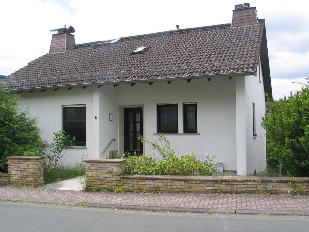 Immobilie in Weilmünster - Ein- oder Mehrgenerationenhaus, auch als Praxis oder Kanzlei geeignet. - Bild 1