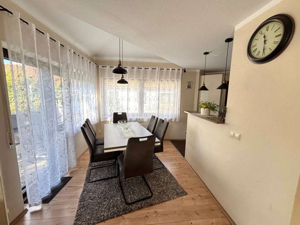 Immobilie in Neubulach - *Helle 4,5-Zi.-Wohnung mit Balkon und Carport-Stellplatz in Neubulach* - Bild 3