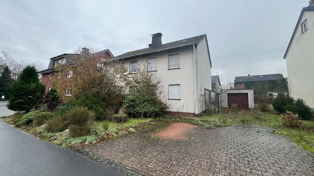 Immobilie in Rietberg - Erbbaurecht: Großzügiges Ein-/Zweifamilienhaus mit Südgarten und separater Einzelgarage - Bild 0