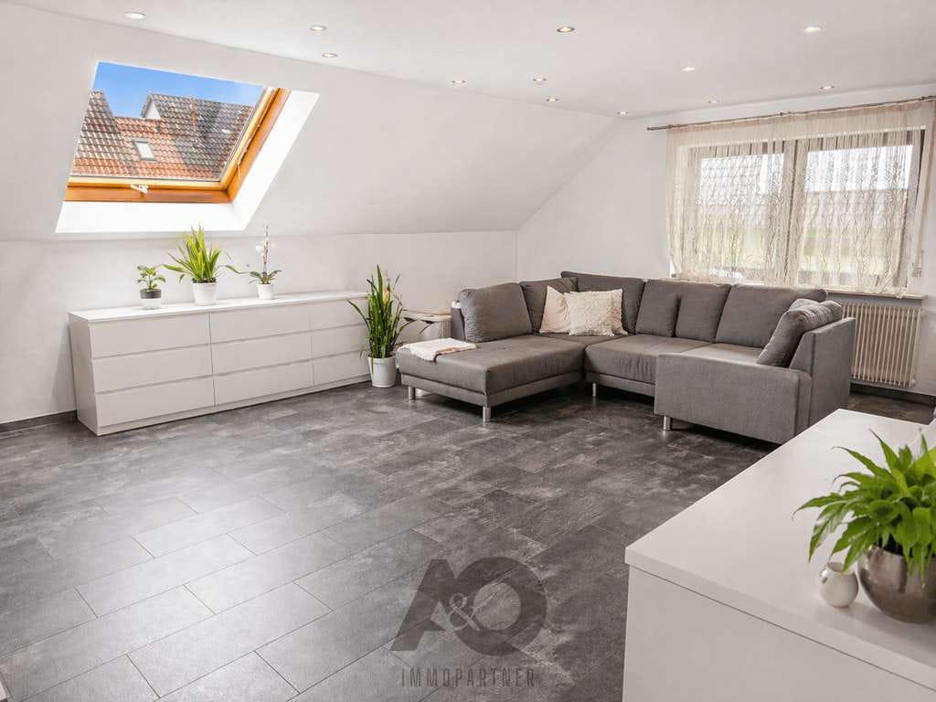 Immobilie in Wimsheim - Kernsanierte 3,5-Zi.-DG Wohnung mit weiterem Ausbaupotenzial, Garten & Doppelgarage in Wimsheim - Bild 4