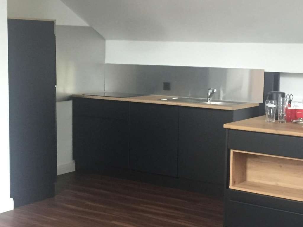 Immobilie in Wolfratshausen - Helle 1-Zimmer-Eigentumswohnung mit großem Balkon in zentraler Lage von Wolfratshausen - Bild 1