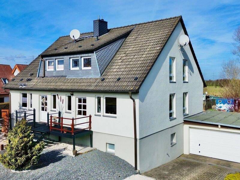 Immobilie in Broderstorf - Feldrandlage in Pastow: DHH mit ca. 160?m² Wohn-/ Nutzfläche auf 708?m² großem Grundstück! - Bild 0