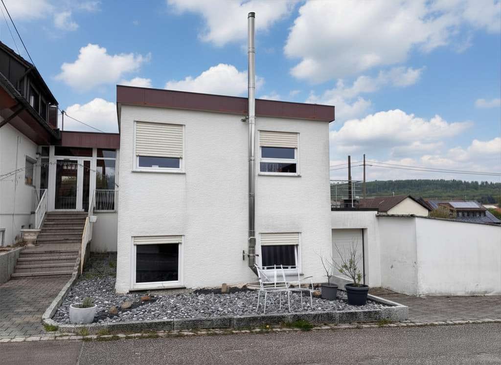 Immobilie in Freudental - Charmantes Einfamilienhaus mit Aufstockungspotenzial mit riesiger Garage und 2 Stellplätzen - Bild 1