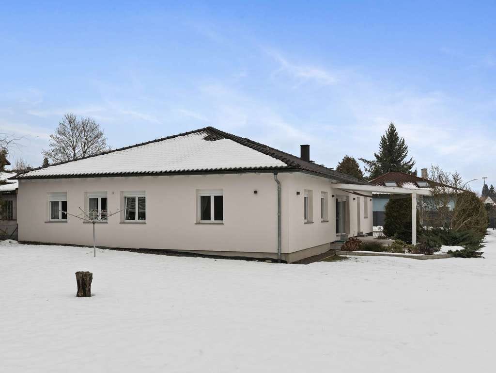 Immobilie in Pressath - Modernisierter Bungalow mit großem Gartengrundstück in ruhiger zweiter Reihe - Bild 3