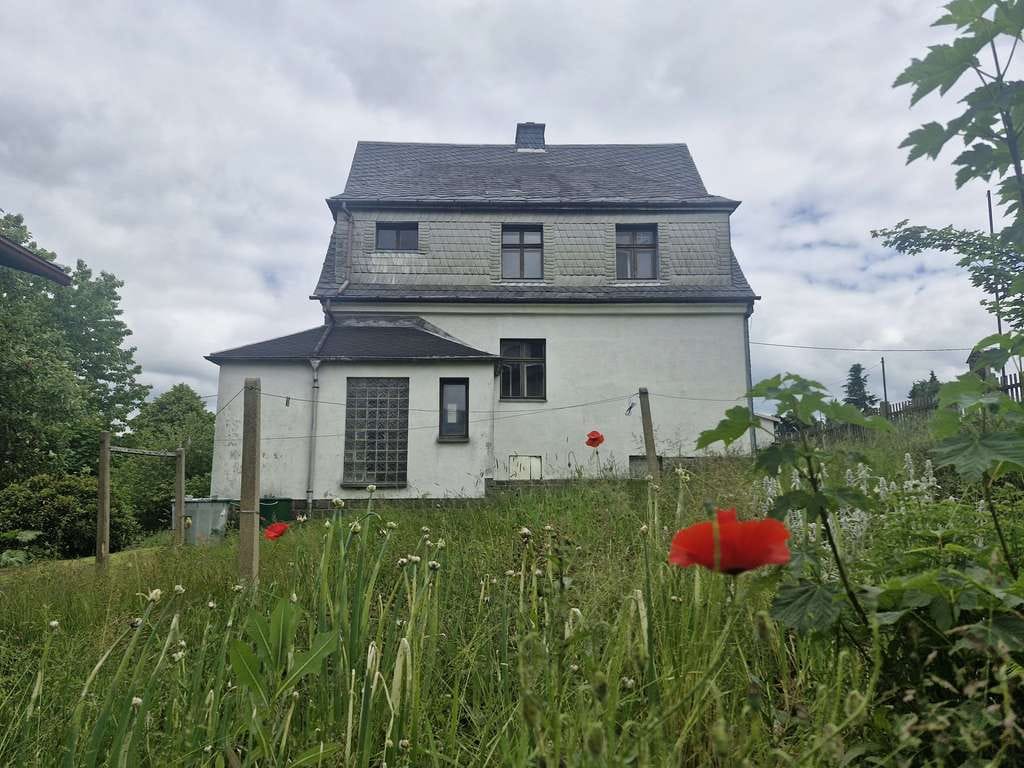 Immobilie in Thum - Schönes Haus mit Garten, Garagen und vielen Möglichkeiten in Thum! - Bild 0