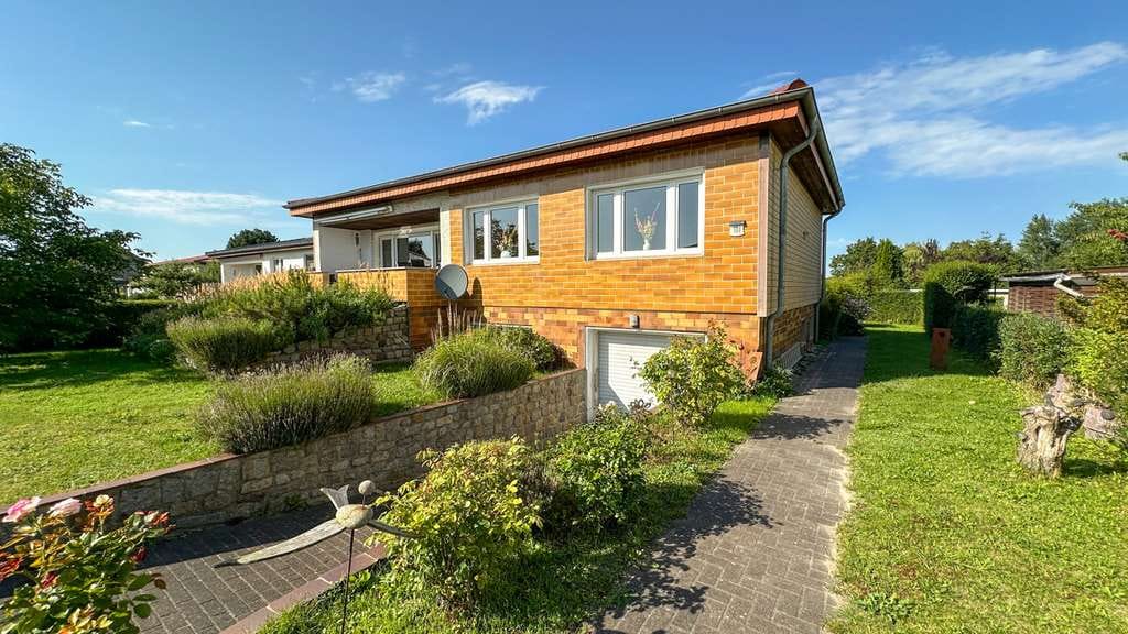 Immobilie in Barth - Großzügiger Bungalow mit Einliegerwohnung, Sauna und sonniger Südterrasse in ruhiger Lage von Barth - Bild 2