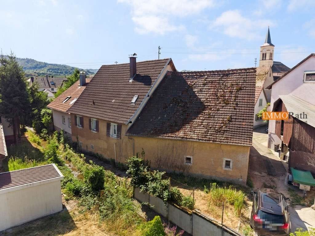 Immobilie in Vogtsburg im Kaiserstuhl - IMMORath.de – Historisches Schulhaus in absolut ruhiger Lage am Bach - Bild 0