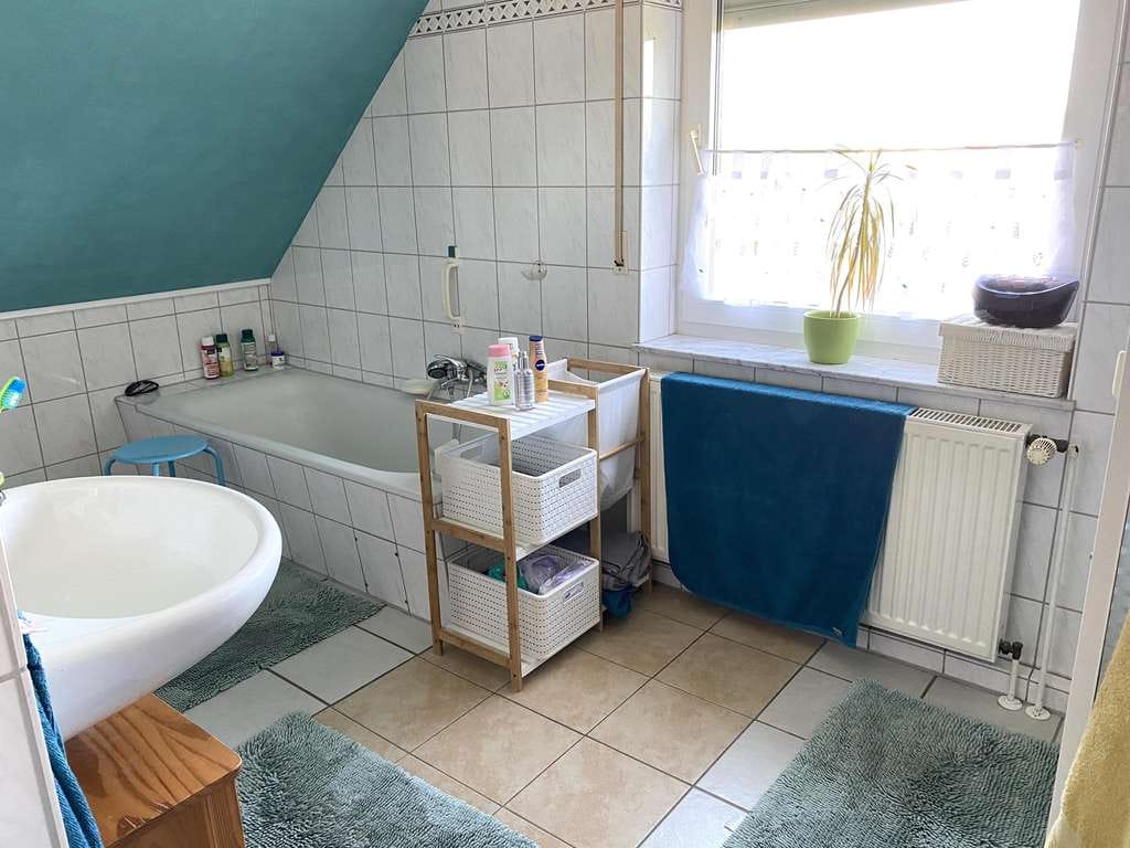 Immobilie in Giesen - Doppelhaushälfte abseits der Strasse mitten in Giesen - Bild 4