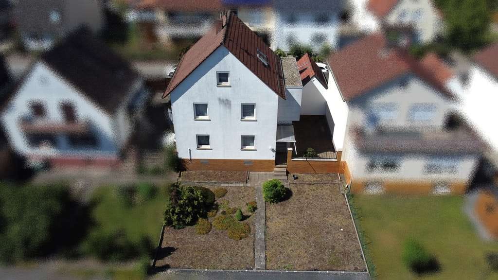 Immobilie in Maxdorf - Einfamilienhaus mit Garage, Hof und Garten in Maxdorf - Bild 1