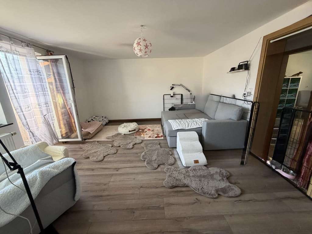 Immobilie in Miesbach - Bezugsfrei ab 10.06 - Schöne Wohnung in Miesbach mit Balkon & EBK - sofort einziehen oder vermieten - Bild 1