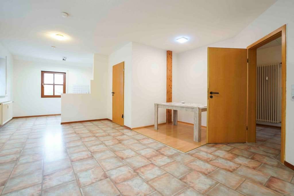 Immobilie in Sontheim an der Brenz - Leerstehende 3-Zimmer-Wohnung mit Stellplatz – ideal zur Eigennutzung oder Kapitalanlage - Bild 1