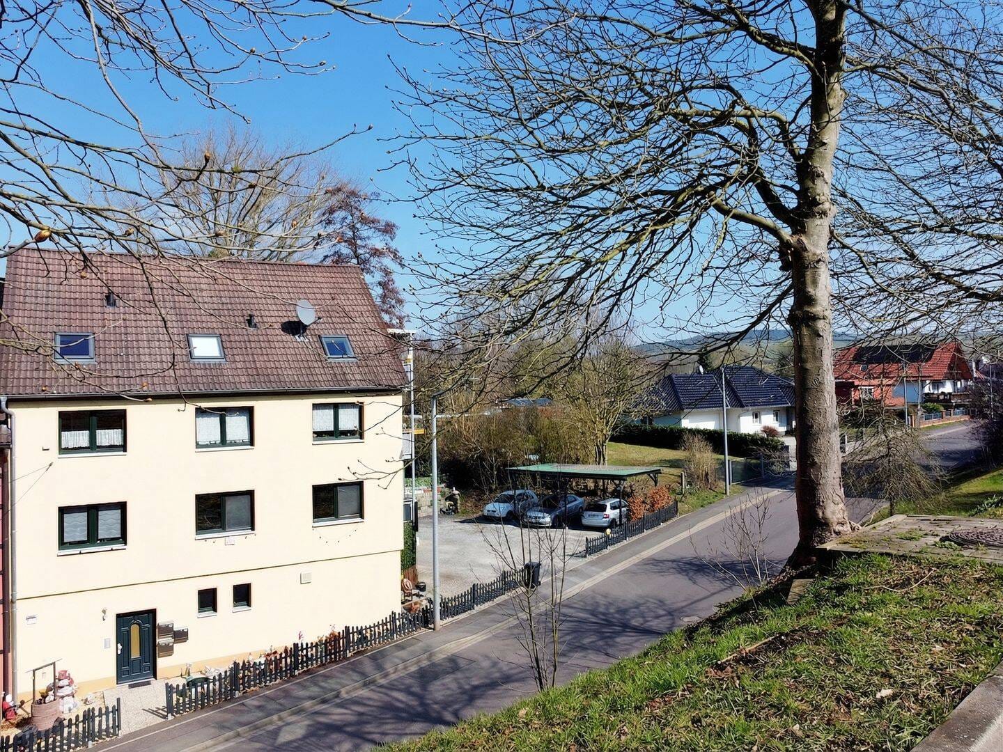 Immobilie in Eisenach - Gepflegtes Dreifamilienhaus in ruhiger Wohnlage in Eisenach - ideale Kapitalanlage - Bild 2