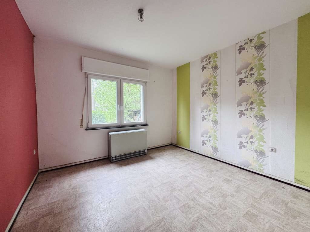 Immobilie in Rettersen - Ihr Haus im Grünen: Charmantes Einfamilienhaus mit großem Garten und viel Potenzial! - Bild 3