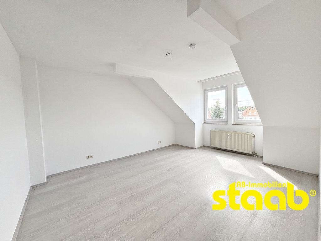 Immobilie in Stockstadt am Main - HELLE DACHGESCHOSSWOHNUNG MIT MODERNEM GRUNDRISS, TG- UND AUßENSTELLPLATZ!
 - Bild 1