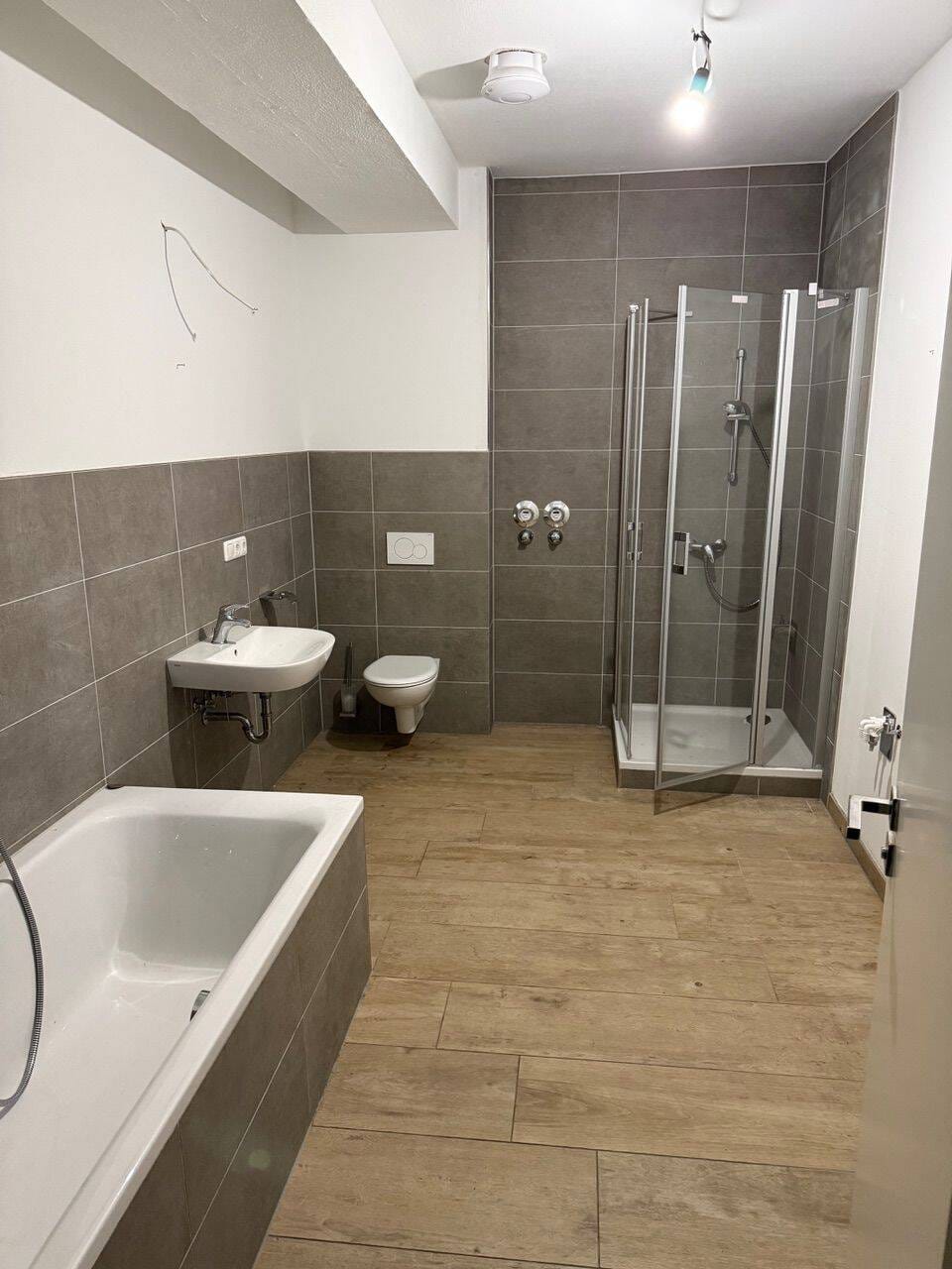Immobilie in Osterhofen -  +++ Urbanes Wohnjuwel mit Loggia-Balkon – Großzügigkeit im Zentrum von Osterhofen +++  - Bild 4