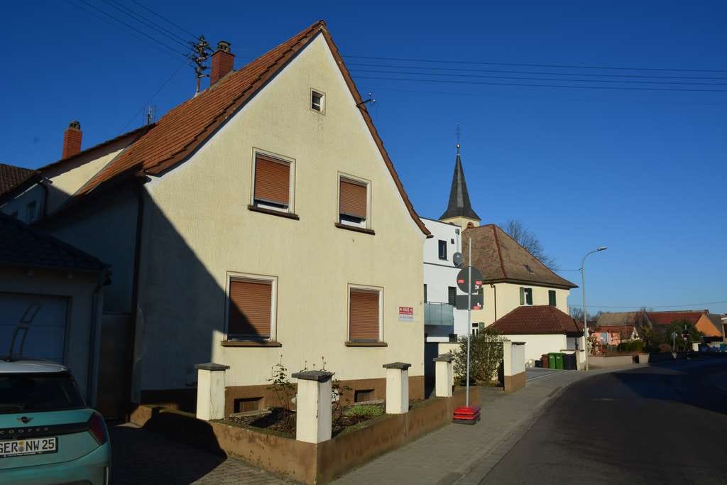 Immobilie in Kuhardt - 8-Zimmer Einfamilienhaus in Kuhardt mit Garten - Bild 2