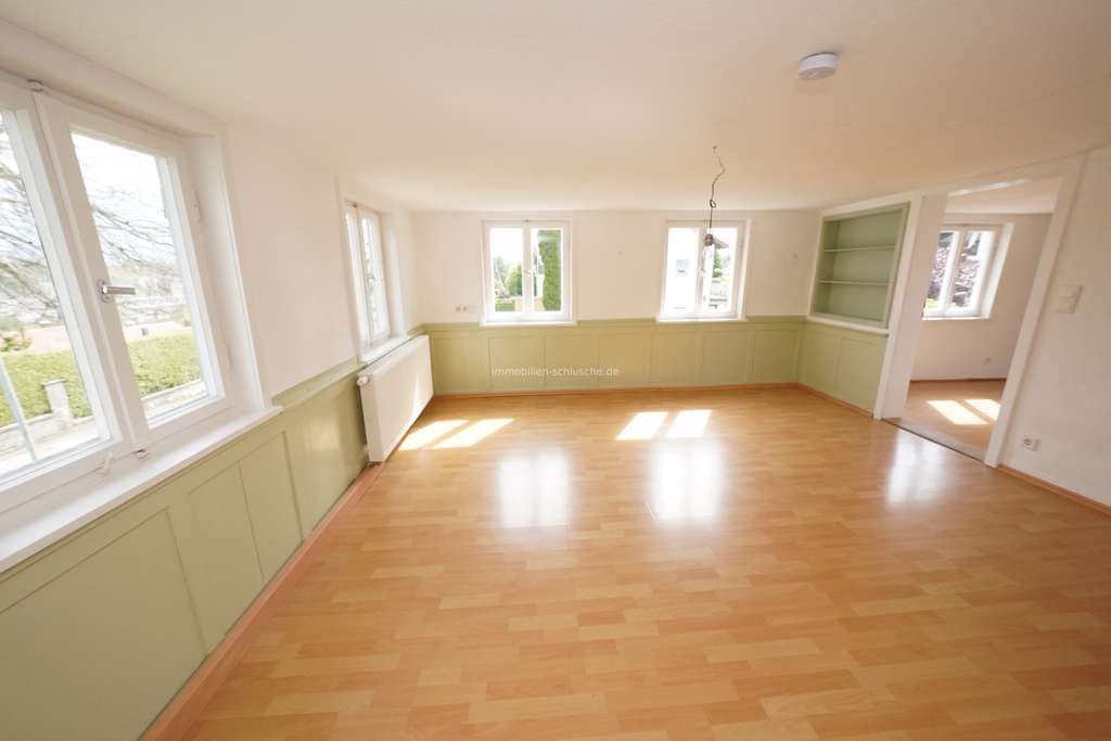 Immobilie in Lindenberg im Allgäu - Sofort beziehbares großes Zweifamilienhaus mit Bergblick zum Schnäppchenpreis in Lindenberg - Bild 4