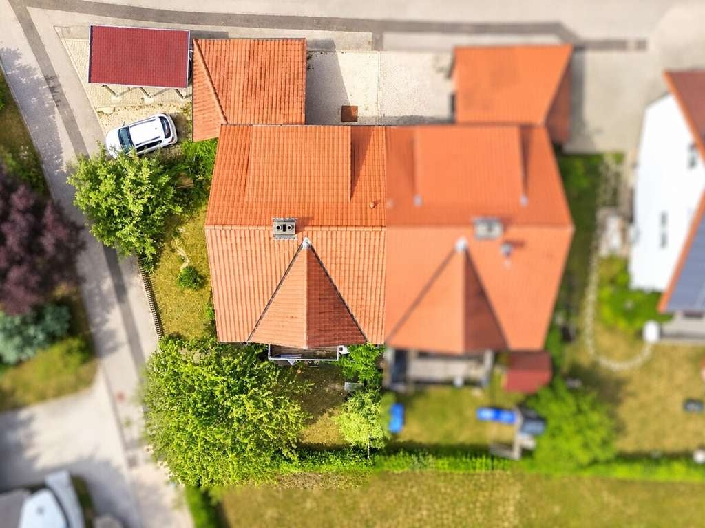 Immobilie in Niedereschach - Doppelhaushälfte mit Garten in idyllischer Ortsrandlage - Bild 4