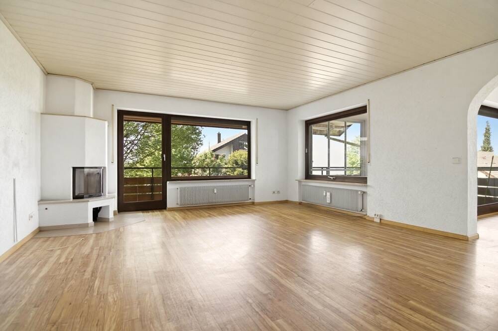 Immobilie in Rümmingen - Lichtdurchflutete Erdgeschosswohnung mit Kamin, Balkon & Wintergarten in ruhiger Lage - Bild 1