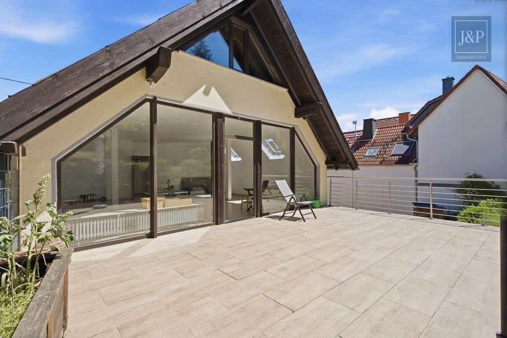 Immobilie in Wehrheim - Freistehendes Einfamilienhaus mit traumhaftem Wohnzimmer, Garten & Ausbaureserve - Bild 4