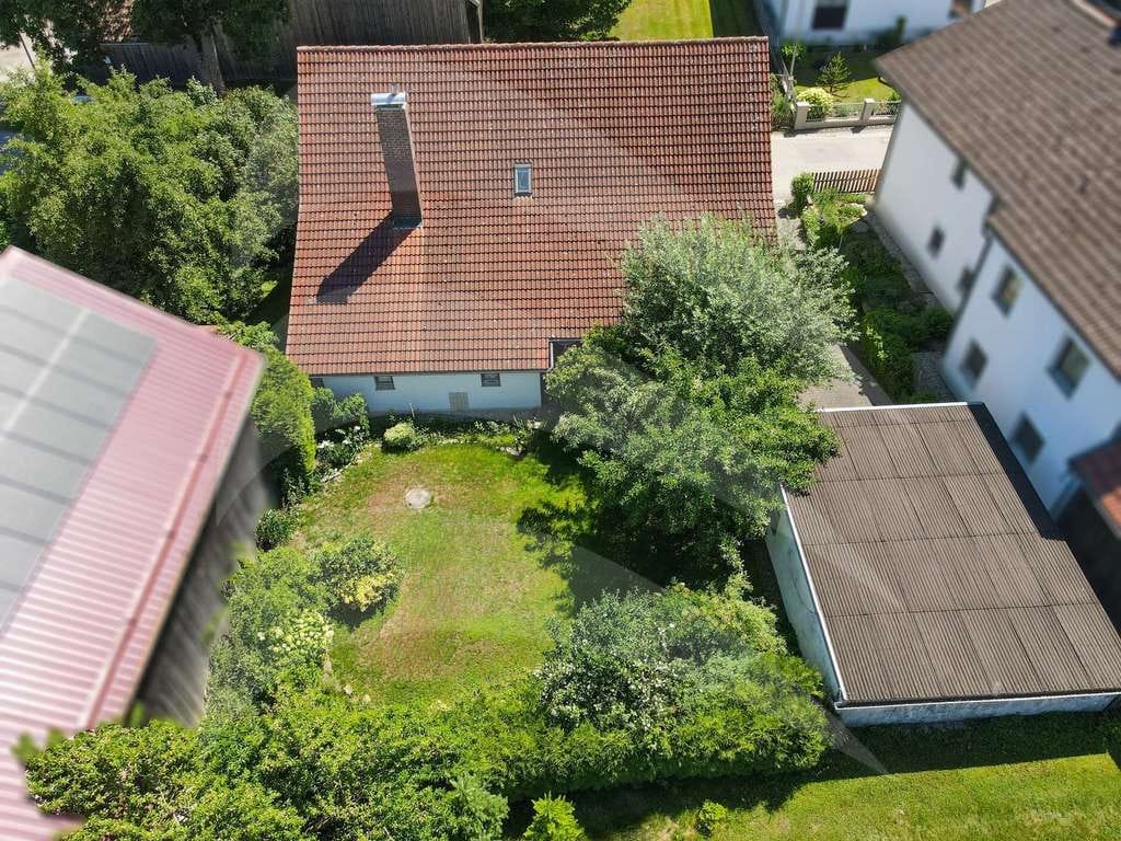 Immobilie in Mallersdorf-Pfaffenberg - Freistehendes Einfamilienhaus mit Entwicklungspotenzial - Bild 3
