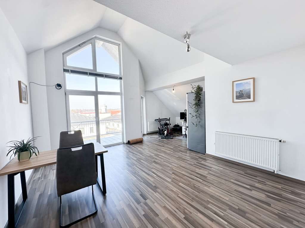 Immobilie in Schaafheim - DIETZ: Lichtdurchflutete 4,5 Zimmer-Maisonette große Dachloggia  - Galerie - Garage - Stellplatz - Bild 1
