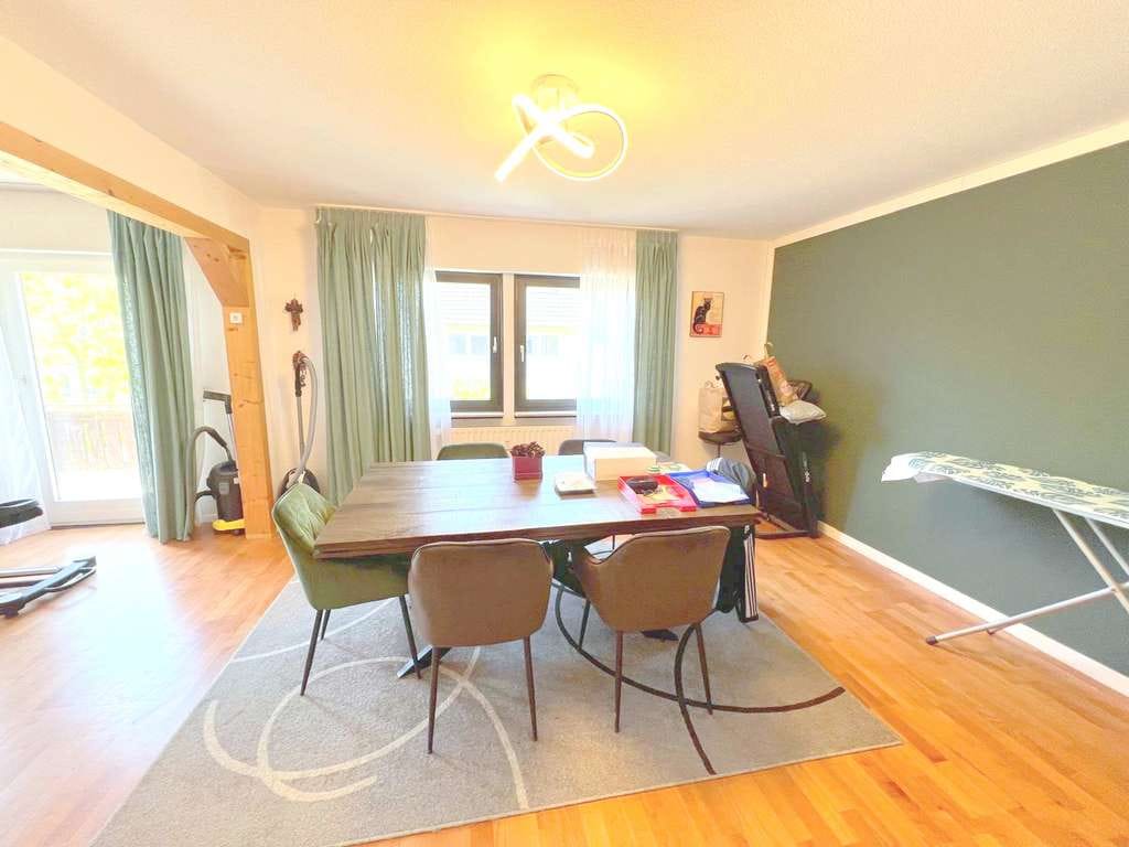 Immobilie in Efringen-Kirchen - Charmantes Familienidyll mit Einliegerwohnung, großem Garten und herrlicher Aussicht - Bild 1