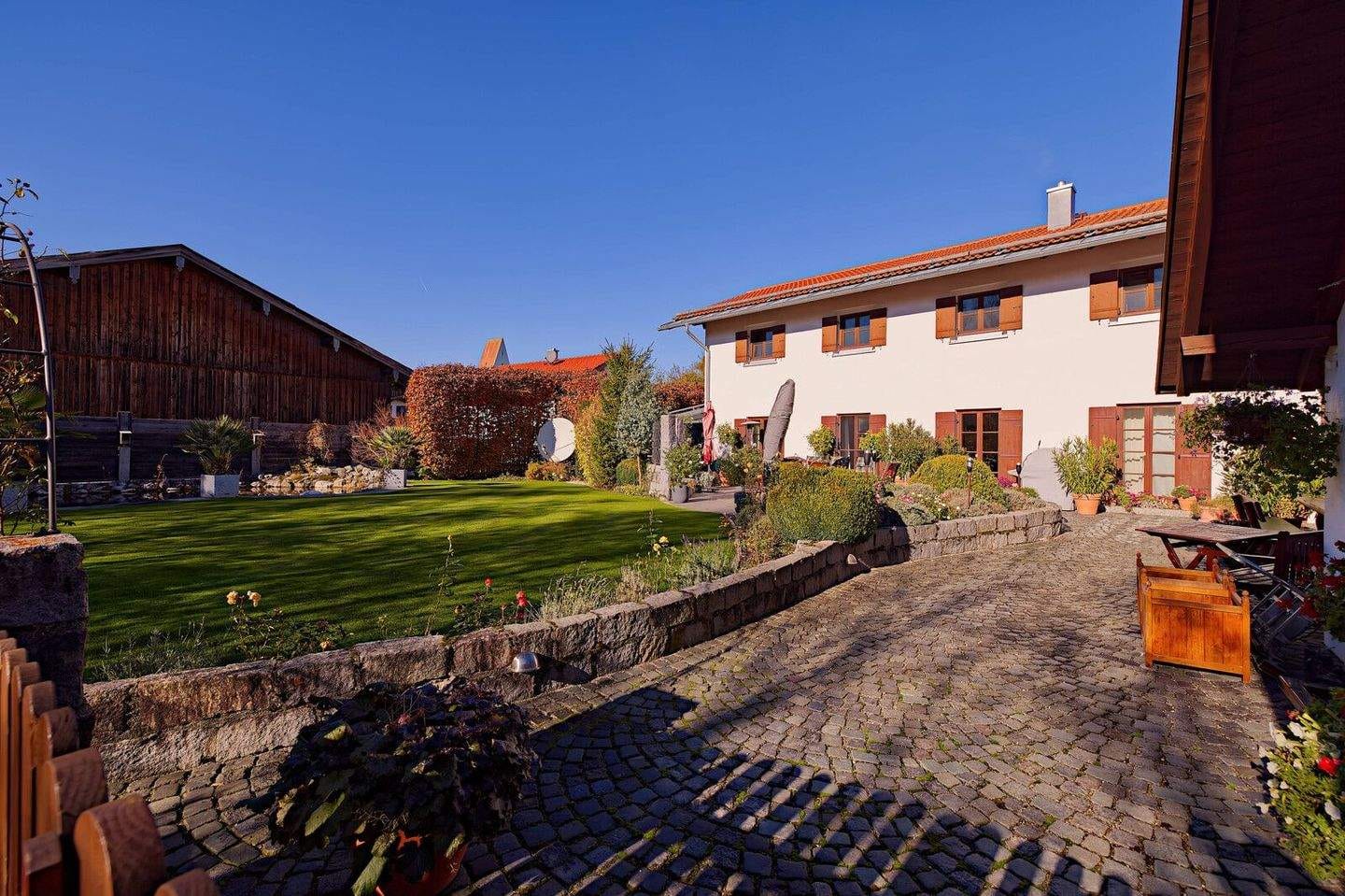 Immobilie in Egling - Charmantes Einfamilienhaus mit Naturteich - Ihr Rückzugsort in Egling-Neufahrn - Bild 3