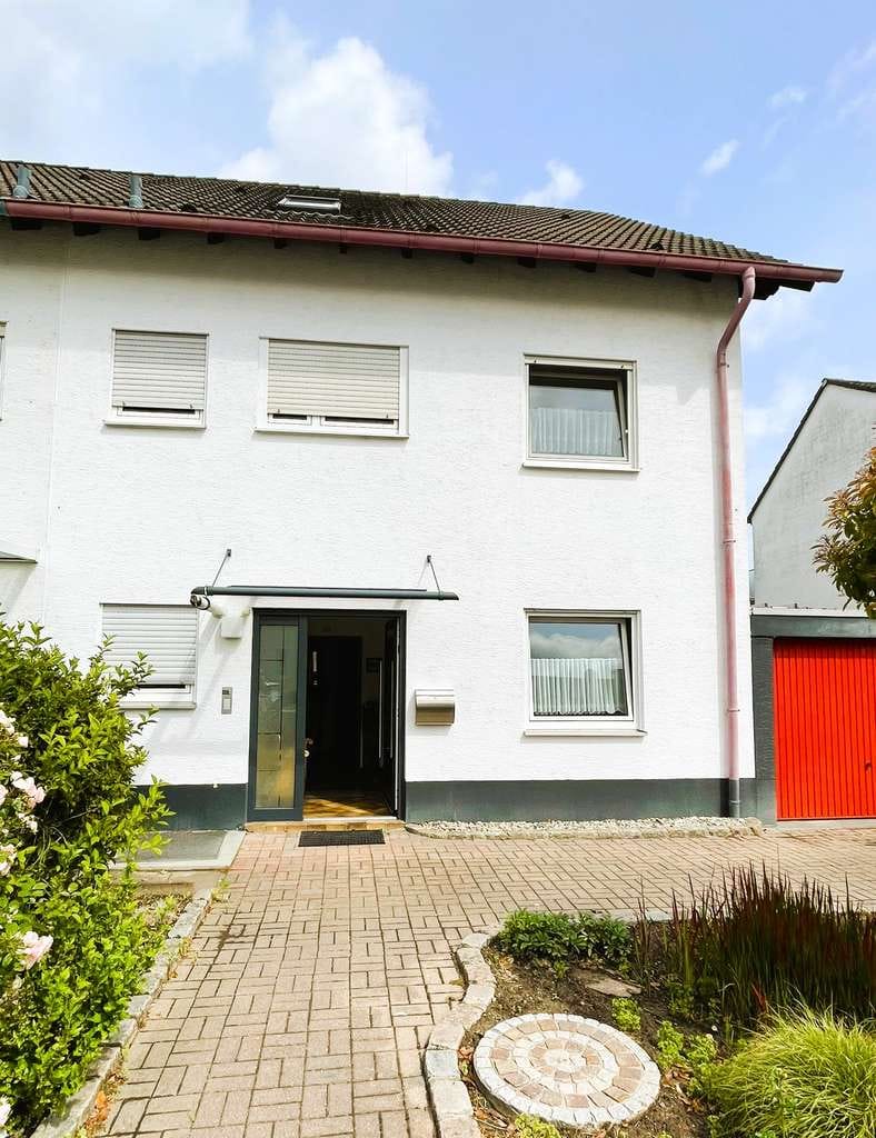 Immobilie in Bodenheim - Doppelhaushälfte mit Garten - Bild 0
