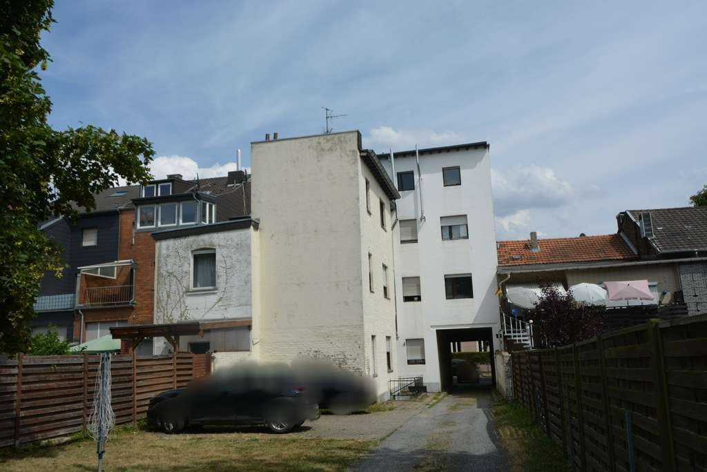 Immobilie in Eschweiler - Mehrfamilienhaus mit Potential und Baugrund vorhanden - Bild 4