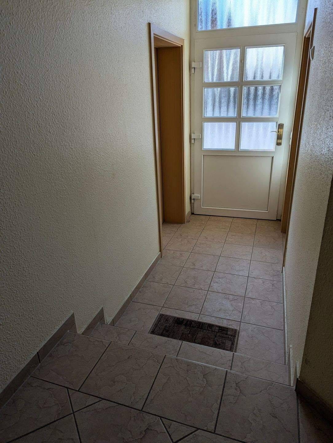 Immobilie in Stavenhagen -  2-Zimmer Dachgeschoßwohnung Wohnung mit offener Küche und Duschbad - Bild 1