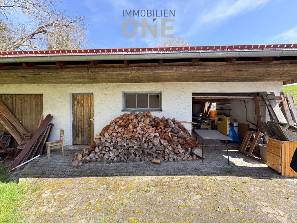 Immobilie in Bernhardswald - Leben inmitten der Natur – Idyllisches Anwesen mit großem Grundstück und weiterem Bauplatz - Bild 3