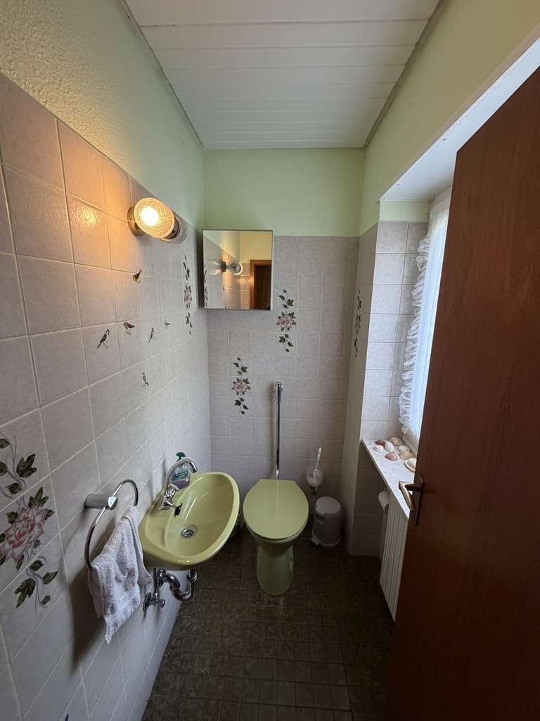 Immobilie in Landstuhl - Großzügiges Einfamilienhaus mit Einliegerwohnung, Kamin & großer Terrasse – Haupthaus sofort verfügb - Bild 2