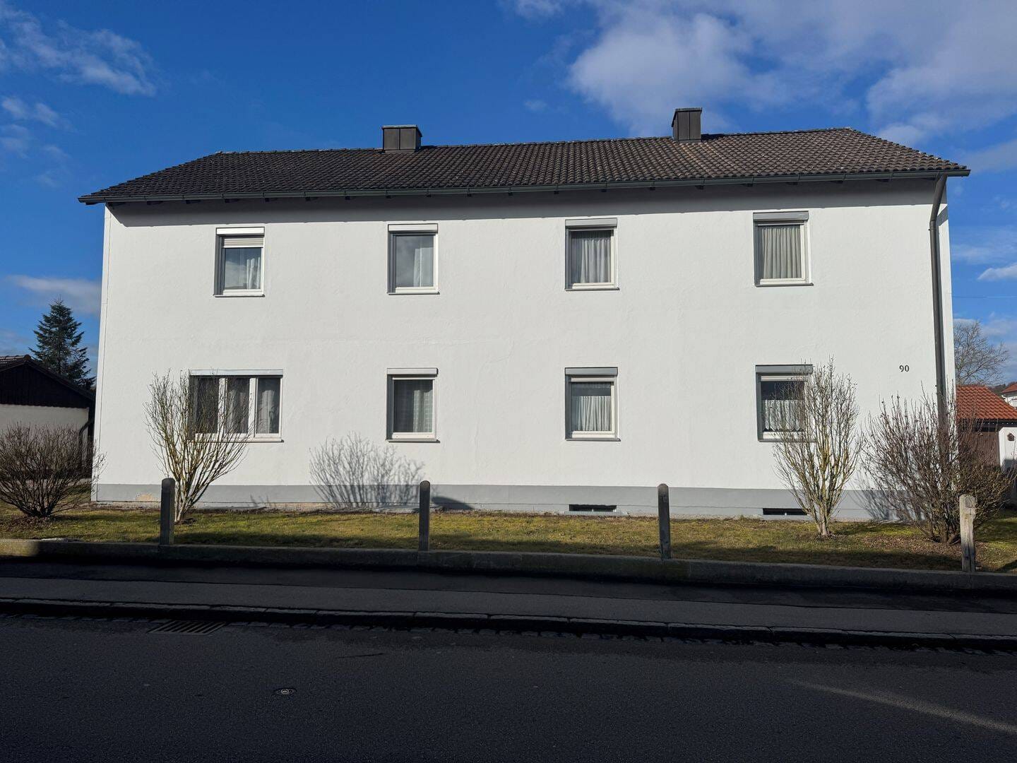 Immobilie in Burghausen - Mehrfamilienhaus mit 4 vermieteten Wohnungen - Bild 0